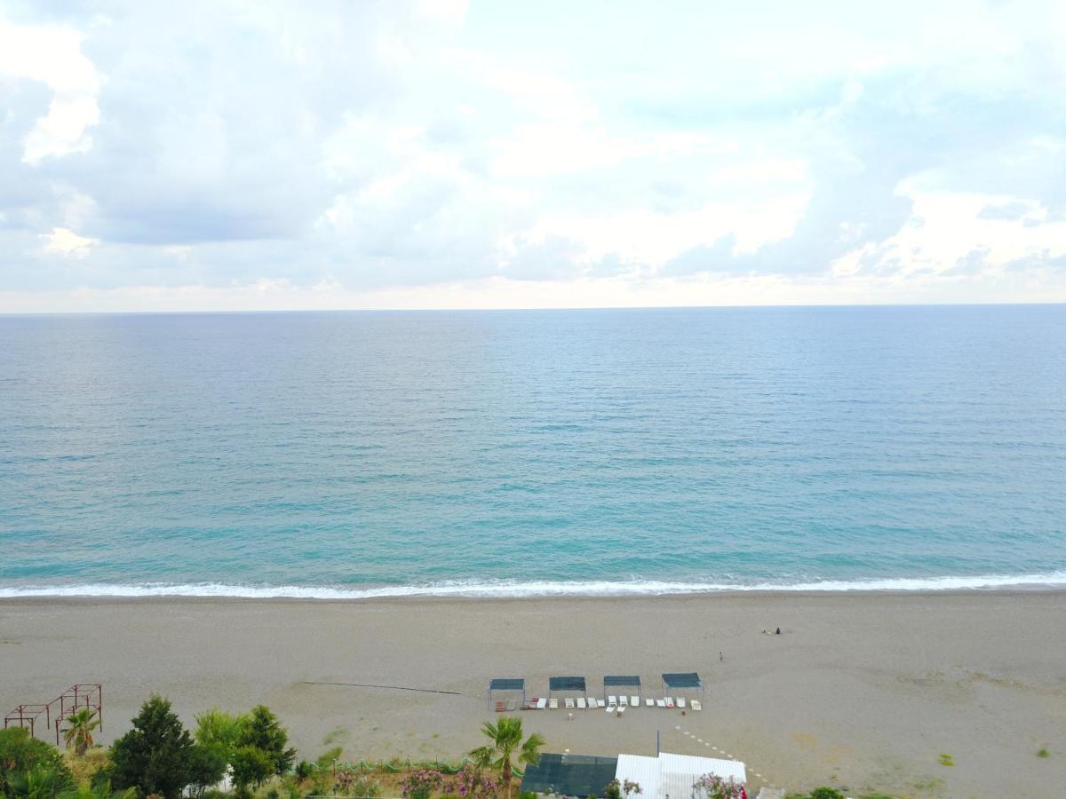 Mavi Cennet Camping Caravan Kızılot Екстериор снимка